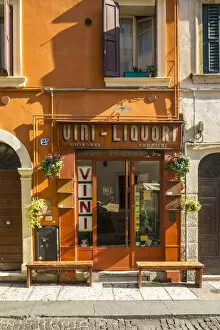 Images Dated 3rd October 2016: Wine bar near Piazza Bra, Verona, Veneto, Italy