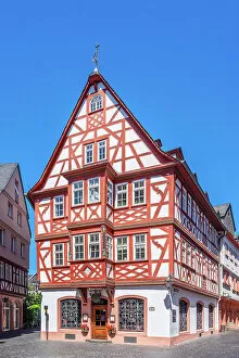 Images Dated 18th July 2022: Wine house Zum Spiegel at the Leichhof at Mainz, Rhineland-Palatinate, Germany