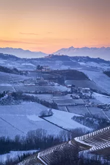 Images Dated 24th March 2021: Winter sunset on La Morra village viewed from Serralunga d Alba