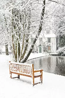 Images Dated 14th July 2021: Winter views towards Laurel Farmhouse, built in 1650, Totteridge, London, England