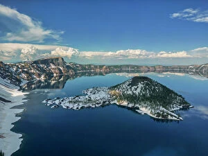 Images Dated 5th July 2023: Wizard Island, Crater Lake National Park, Oregon, USA