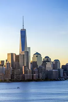 Images Dated 19th March 2015: One World Trade Center and Downtown Manhattan across the Hudson River, New York, Manhattan