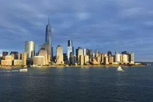 Images Dated 19th March 2015: One World Trade Center and Downtown Manhattan across the Hudson River, New York, Manhattan