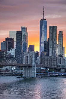 Images Dated 18th May 2022: One World Trade Center, Lower Manhattan & Brooklyn Bridge, New York City, USA