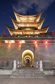 Dali Gallery: Wu Hua Gate at dusk, Dali, Yunnan, China