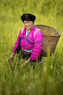 Images Dated 16th April 2021: Yao minority lady, Longji rice terraces, Longshen, China