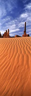 Stunning Gallery: Yei Bi Chei Totem Poles & Sand Springs, Monument Valley Tribal Park, Arizona, USA