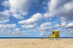 Images Dated 15th October 2021: Yellow lifeguards cabin on empty sand beach, Morro Jable, Fuerteventura
