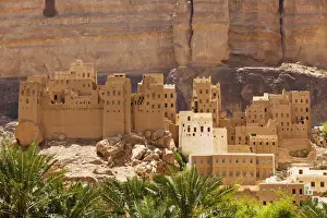 Arabic Prints: Yemen, Hadhramaut, Wadi Do an. Traditional buildings at the side of the Wadi