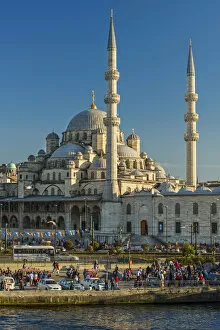 Images Dated 23rd June 2015: Yeni Cami or New Mosque, Istanbul, Turkey