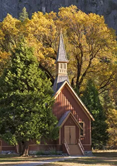 Images Dated 6th January 2015: Yosemite Chapel surrounded by fall foliage, Yosemite Valley, California, USA. Autumn