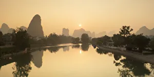 Yulong River at dawn, Yangshuo, Guangxi, China