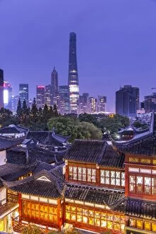 Images Dated 8th November 2014: YuYuan Gardens and Bazaar with the Shanghai Tower behind, Old Town, Shanghai, China
