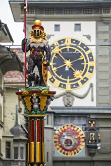 Images Dated 15th November 2018: Zahringen fountain & Zytglogge (Clock Tower), Kramgasse, Bern, Berner Oberland
