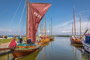 Bodden Prints: Zeesenboote in Bodden harbour Dierhagen