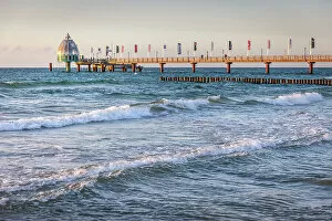 Wind Gallery: Zingst pier on the Baltic Sea, Mecklenburg-Western Pomerania, Baltic Sea, North Germany, Germany